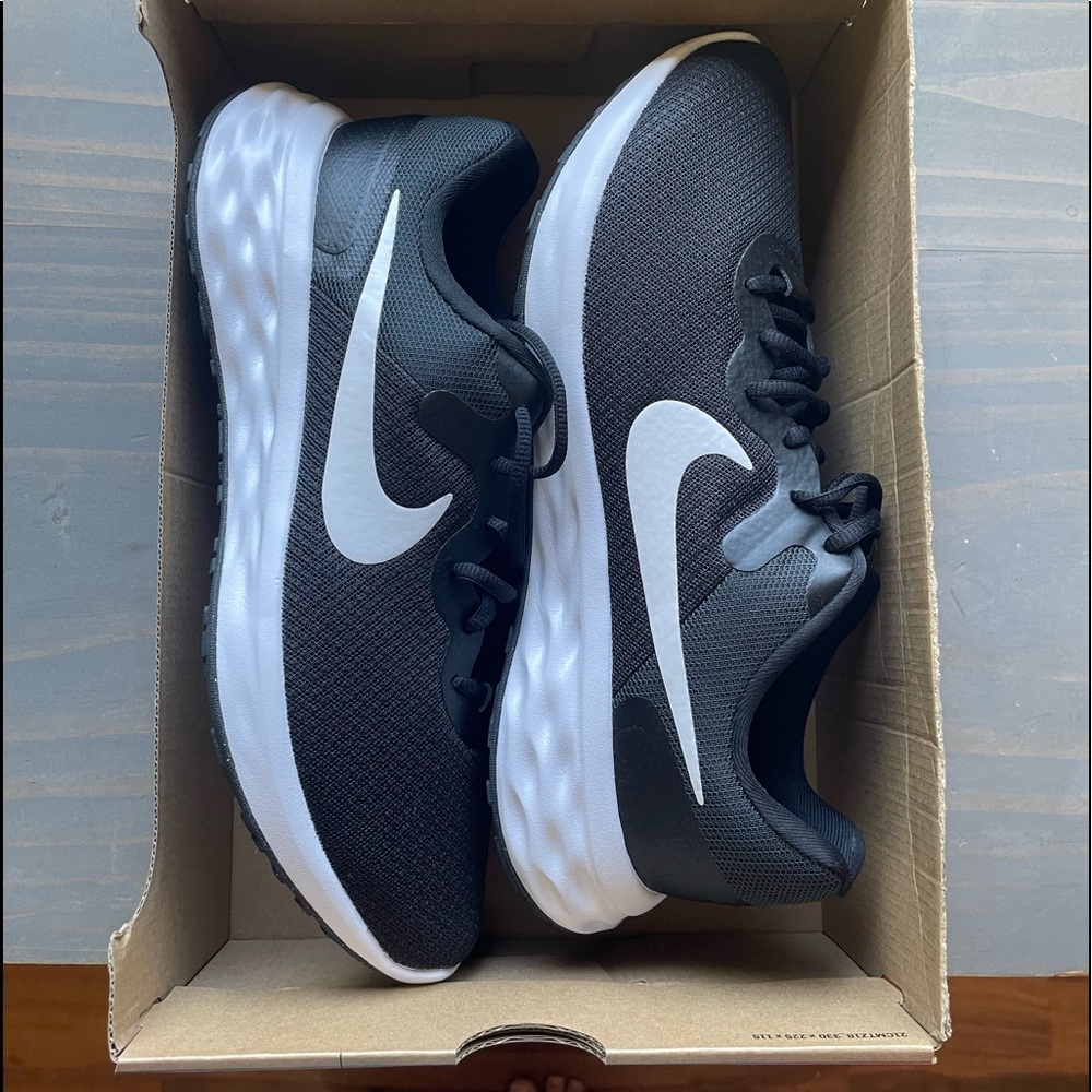 Women’s Nike Tennis Shoes